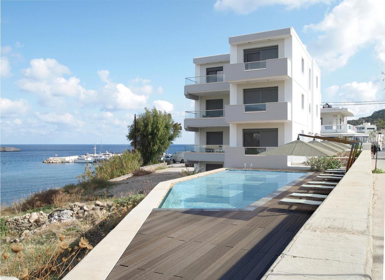 Potideon Bay Luxury Apartments 卡尔帕索斯 外观 照片
